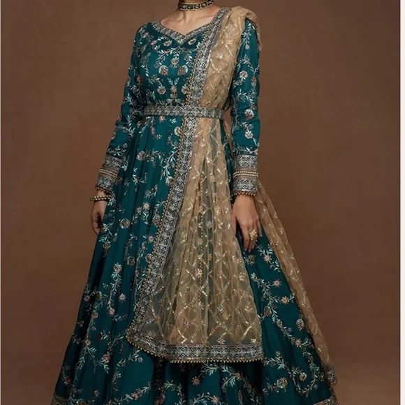 green emerald velvet dress Light Sky Blue Ball Gown Prom Dress With Gold Applique Quincess Weddin   SELINADRESS
